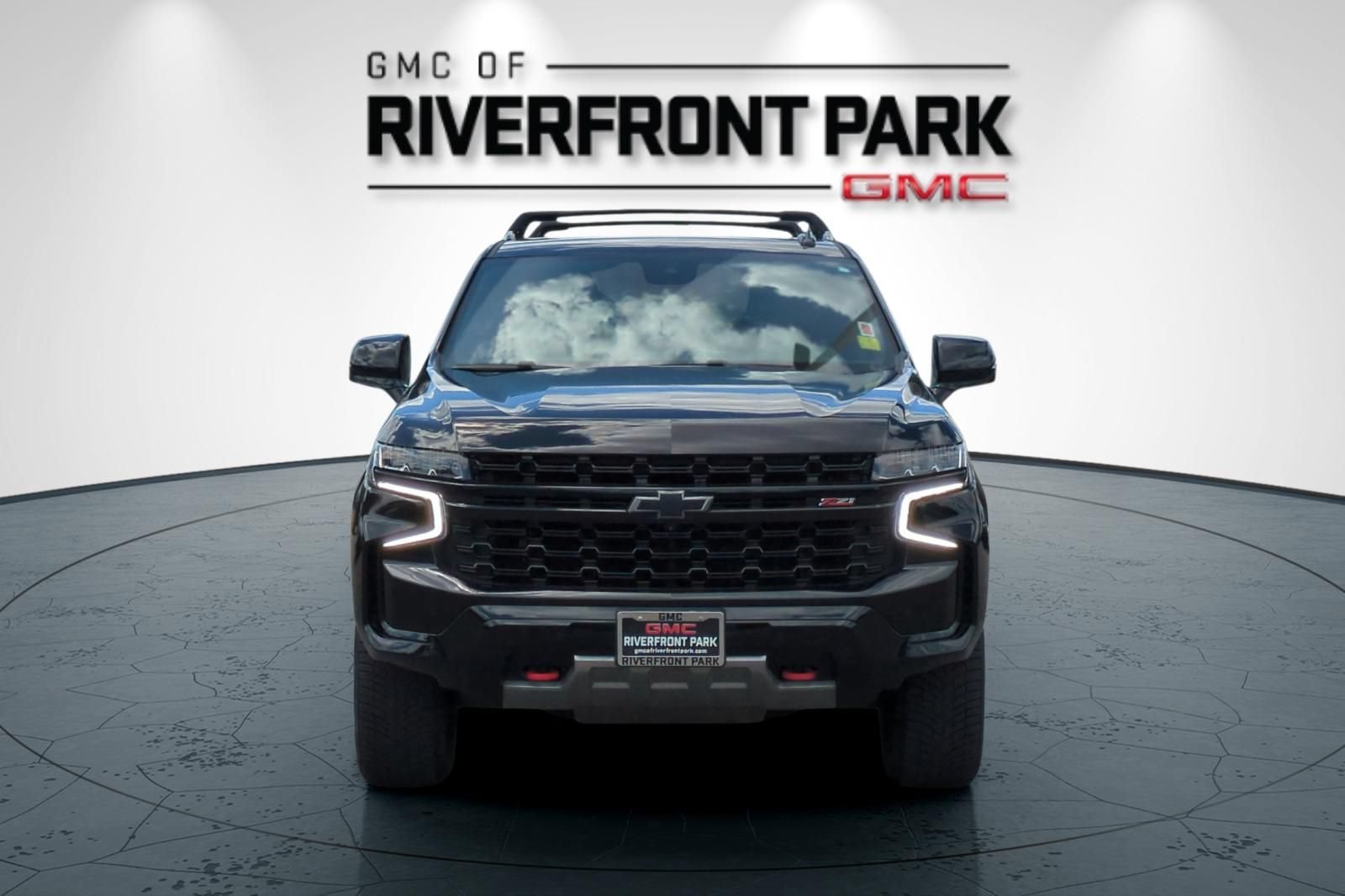 Used 2023 Chevrolet Tahoe Z71 w/ Luxury Package AWD/4WD image 8