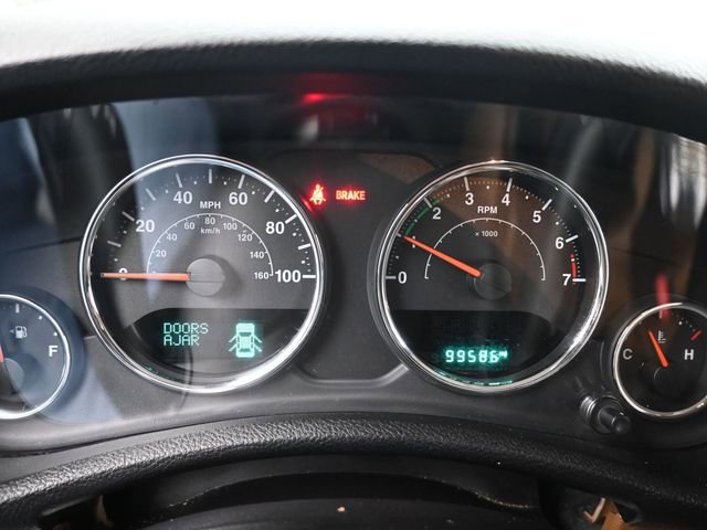 Used 2016 Jeep Wrangler Unlimited Sahara w/ Dual Top Group AWD/4WD image 18