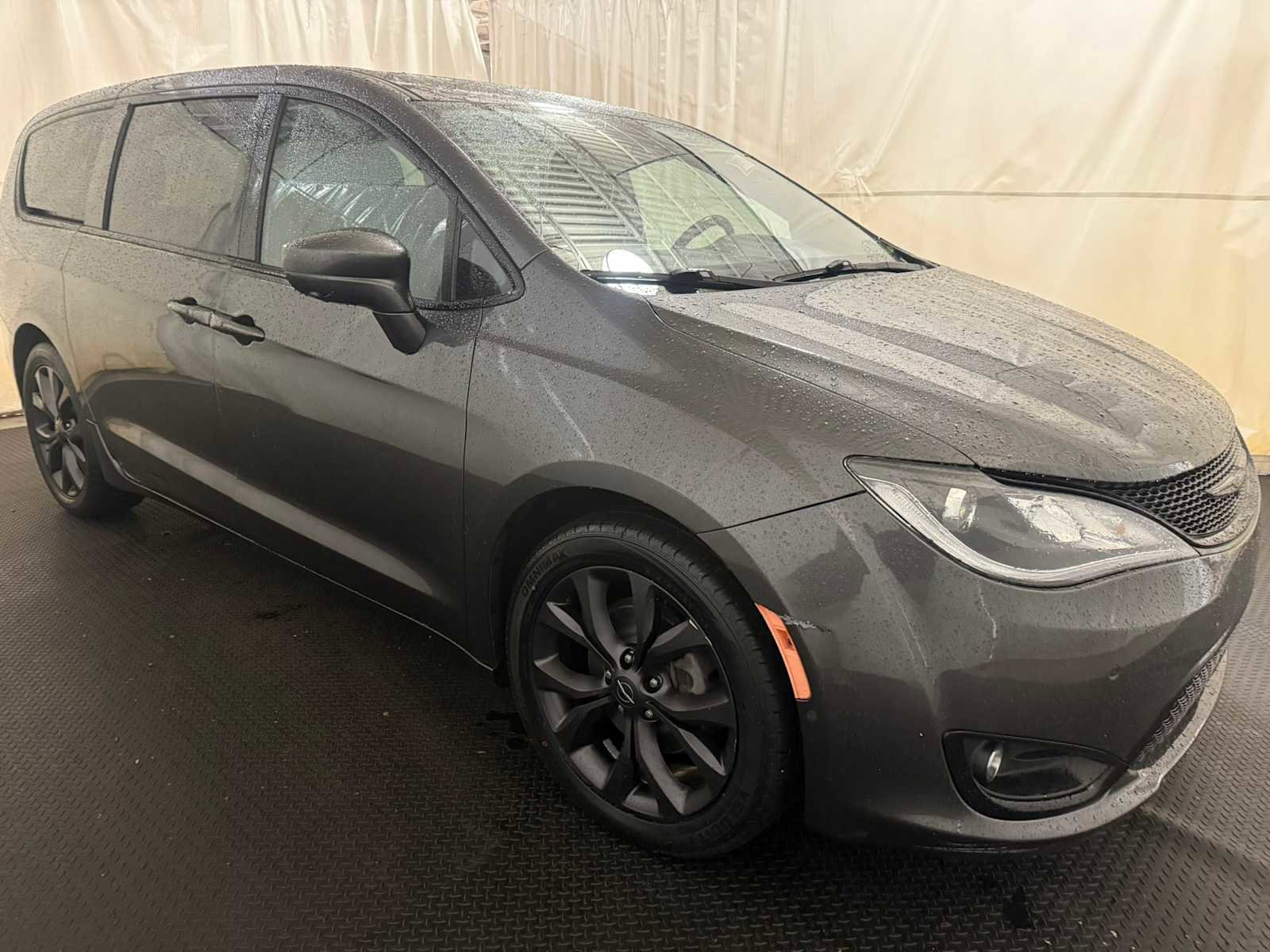 Used 2019 Chrysler Pacifica Touring Plus w/ Advanced Safetytec Group image 10