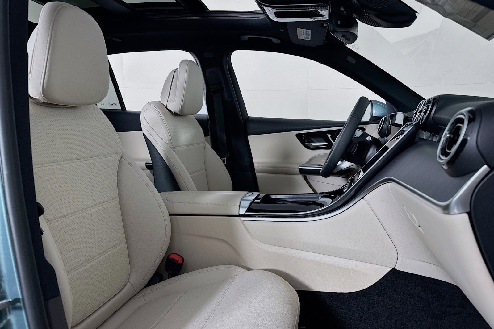 New 2026 Mercedes-Benz GLC 300 image 6