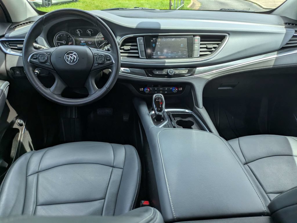 Used 2019 Buick Enclave Essence FWD image 17