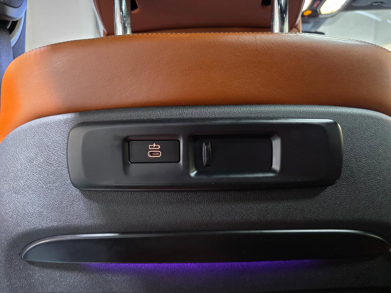 Used 2019 BMW X5 xDrive50i w/ M Sport Package image 23