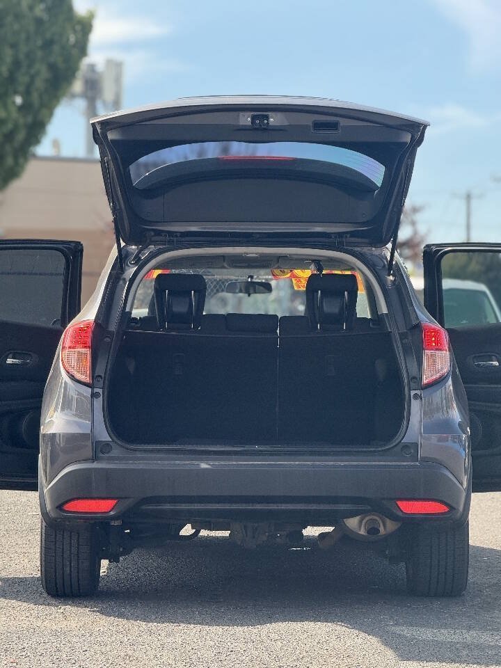 Used 2017 Honda HR-V LX image 4