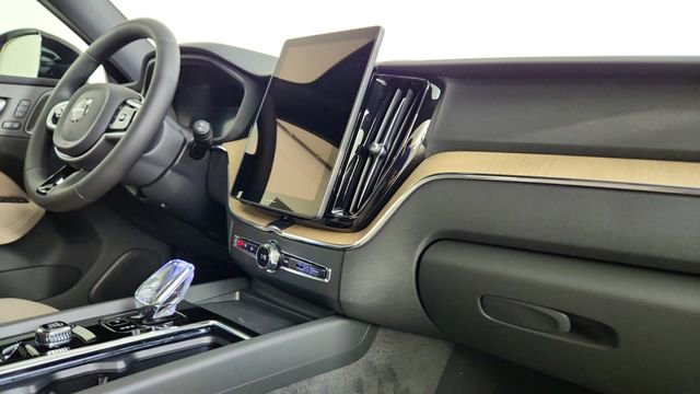 New 2026 Volvo XC60 B5 Plus w/ Climate Package PRO AWD/4WD image 35