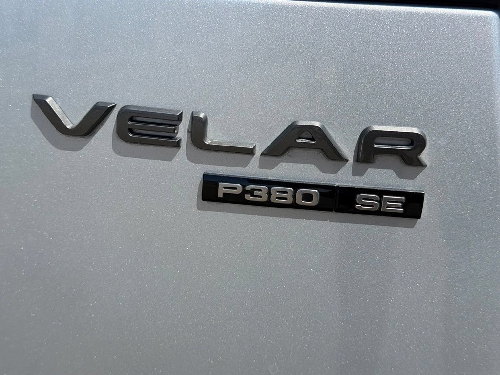 Used 2018 Land Rover Range Rover Velar R-Dynamic SE AWD/4WD image 8