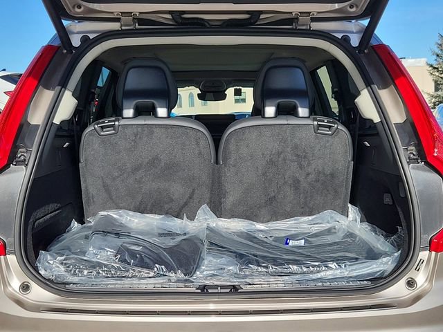Certified 2025 Volvo XC90 B6 Core w/ Protection Package Premier image 13