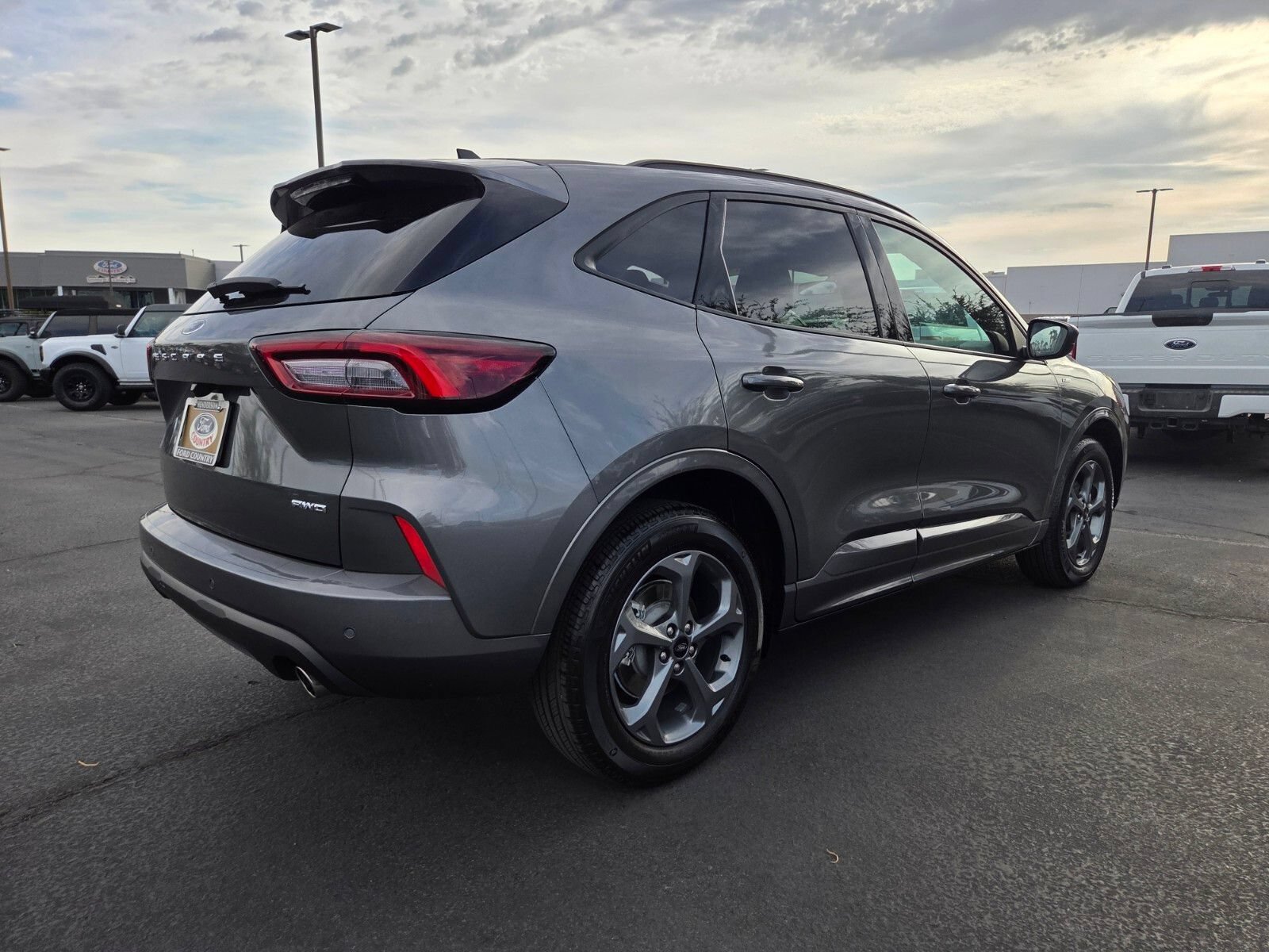 Certified 2023 Ford Escape ST-Line w/ Tech Pack #1 AWD/4WD image 6