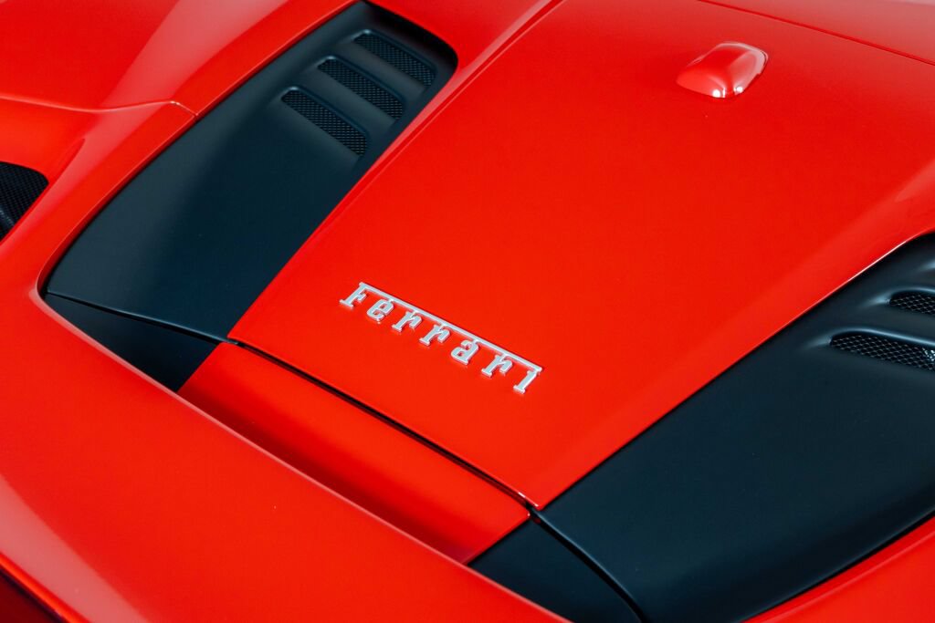 Used 2022 Ferrari F8 Tributo RWD image 32