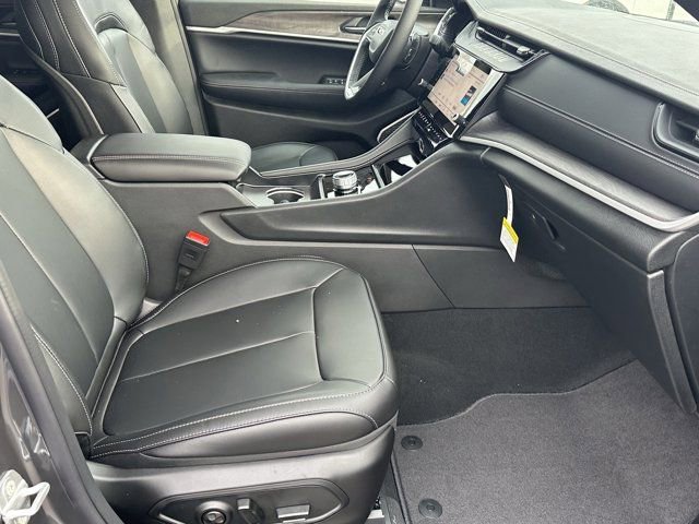New 2026 Jeep Grand Cherokee Limited w/ Luxury Tech Group II image 14