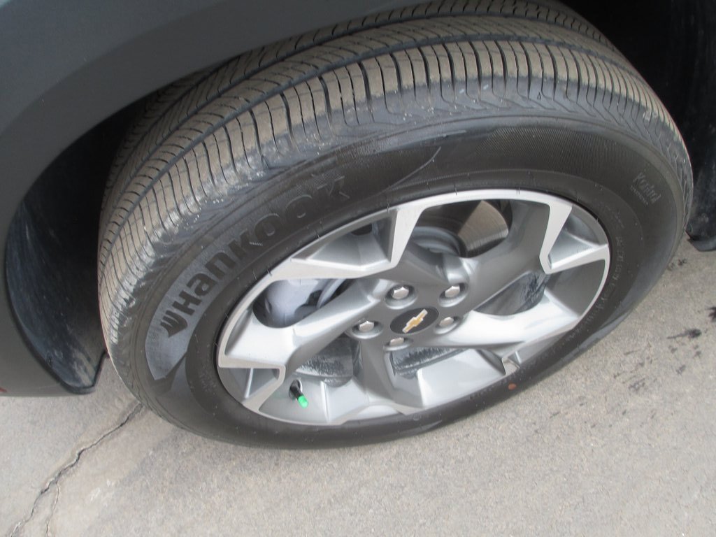 Used 2025 Chevrolet Trax LT image 12