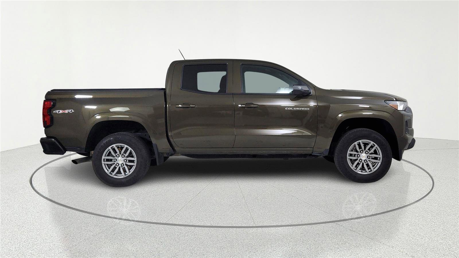 Used 2024 Chevrolet Colorado LT w/ LT Convenience Package AWD/4WD image 6