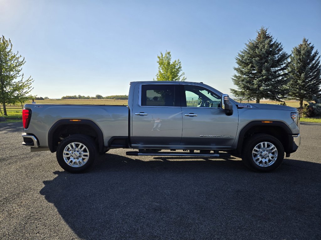 Used 2024 GMC Sierra 3500 SLT image 5