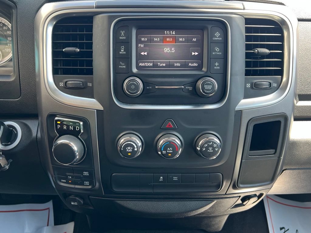 Used 2022 RAM 1500 Classic SLT AWD/4WD image 17