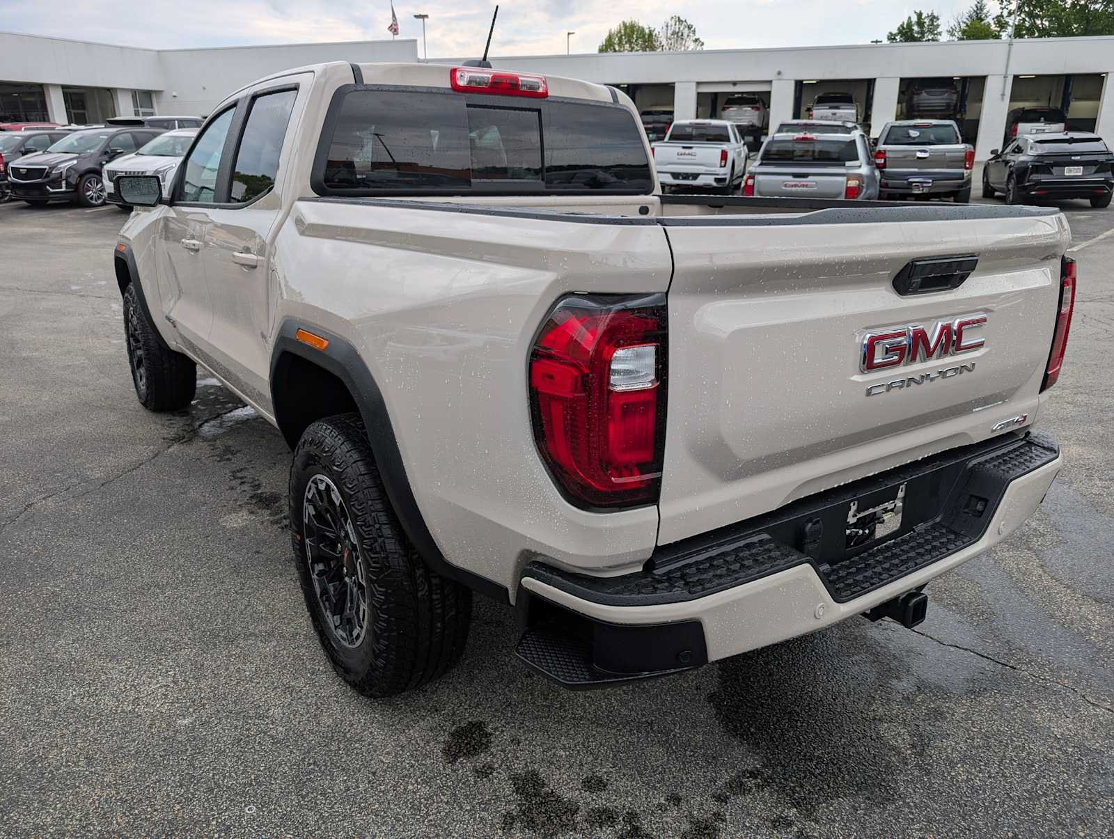 New 2026 GMC Canyon AT4 AWD/4WD image 9