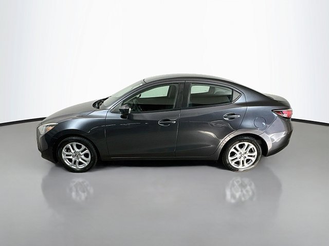 Used 2017 Toyota Yaris iA FWD image 4