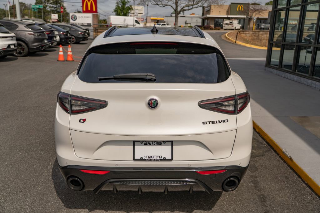Used 2021 Alfa Romeo Stelvio Ti Sport image 5