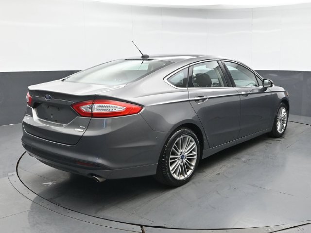 Used 2014 Ford Fusion SE w/ Equipment Group 202A FWD image 5
