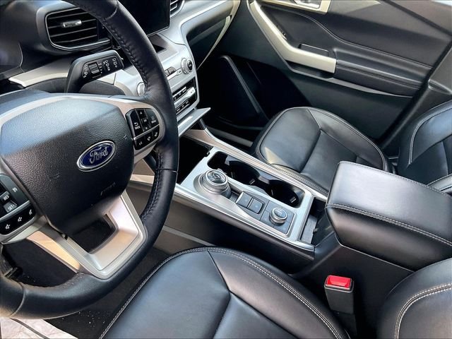 Used 2023 Ford Explorer XLT w/ Equipment Group 202A AWD/4WD image 21