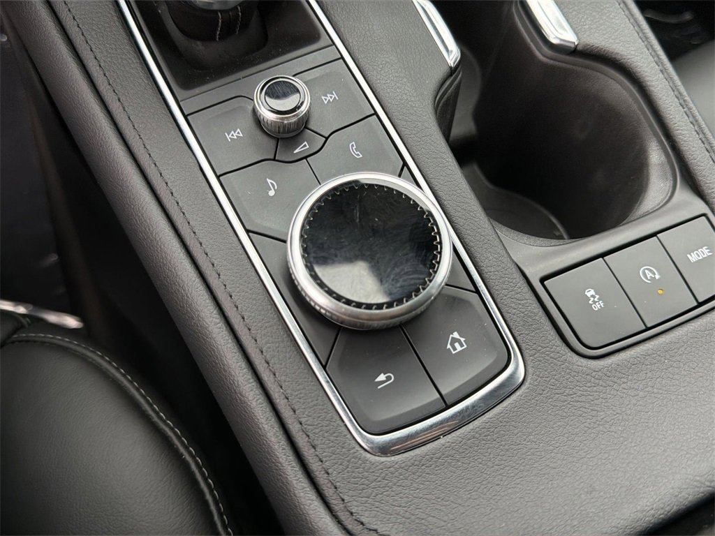 Certified 2023 Cadillac XT4 Luxury w/ Cold Weather Package image 17