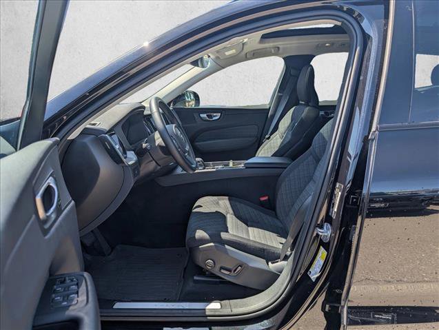 Used 2024 Volvo XC60 B5 Core w/ Protection Package Premier AWD/4WD image 16