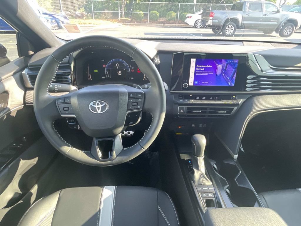 Used 2025 Toyota Camry SE FWD image 18