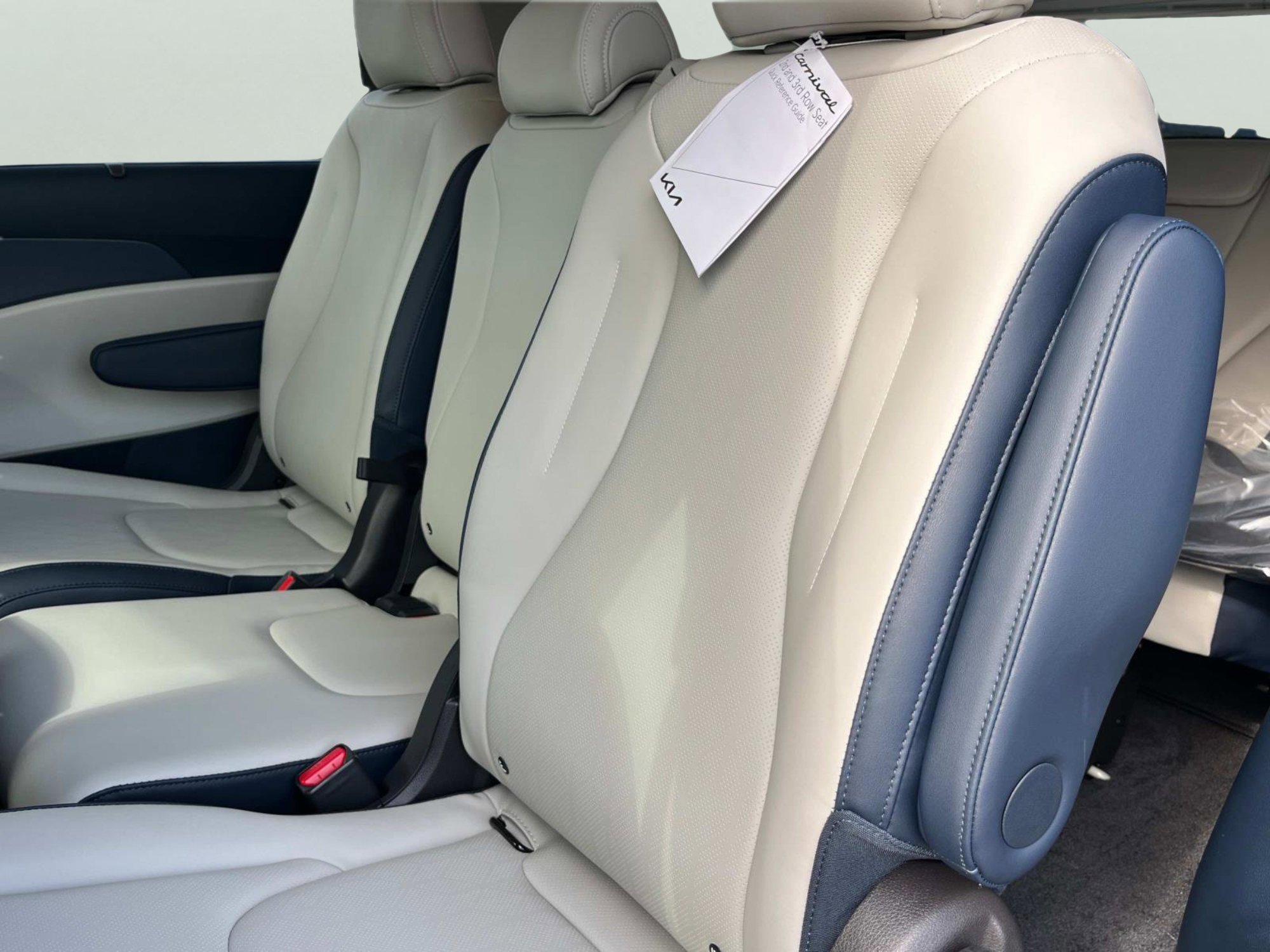 New 2026 Kia Carnival EX FWD image 20