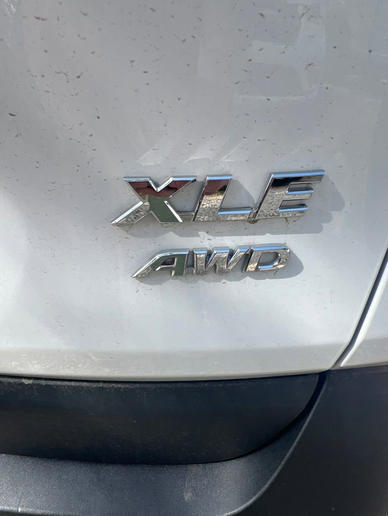 Used 2021 Toyota RAV4 XLE AWD/4WD image 19