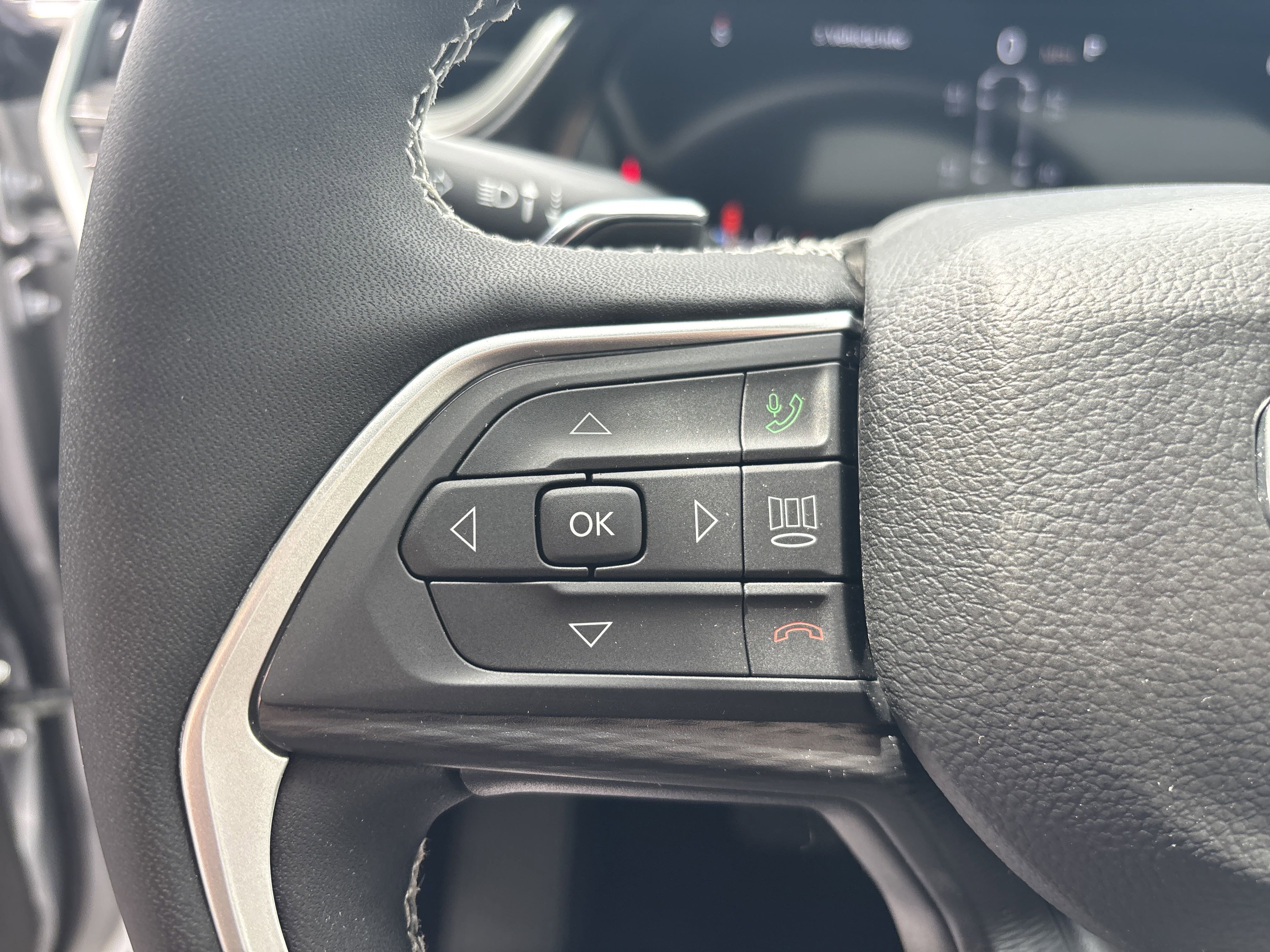 New 2025 Jeep Grand Cherokee L Altitude image 19