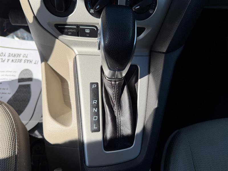 Used 2014 Ford Focus SE FWD image 29