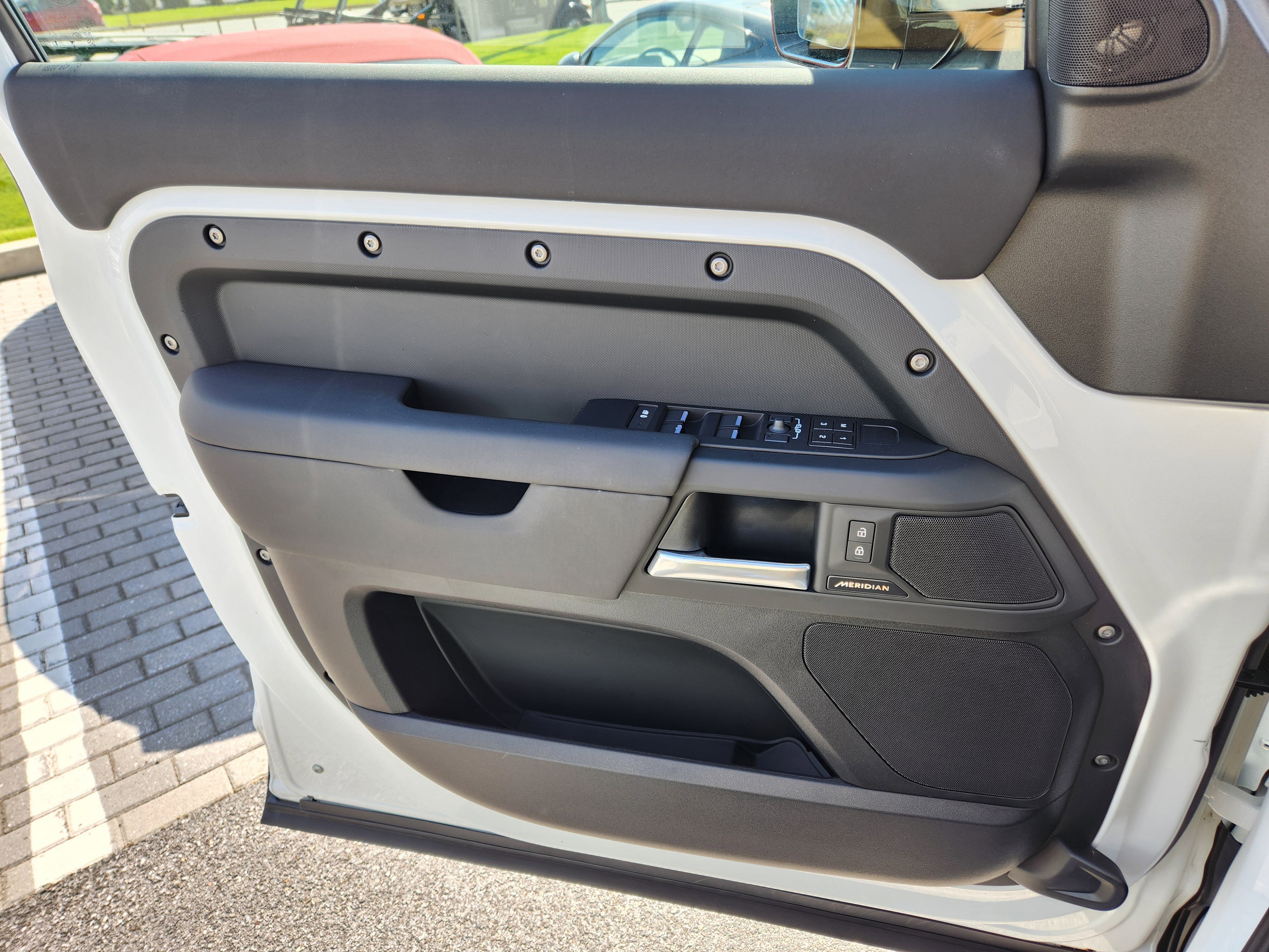 Certified 2025 Land Rover Defender 110 S AWD/4WD image 25