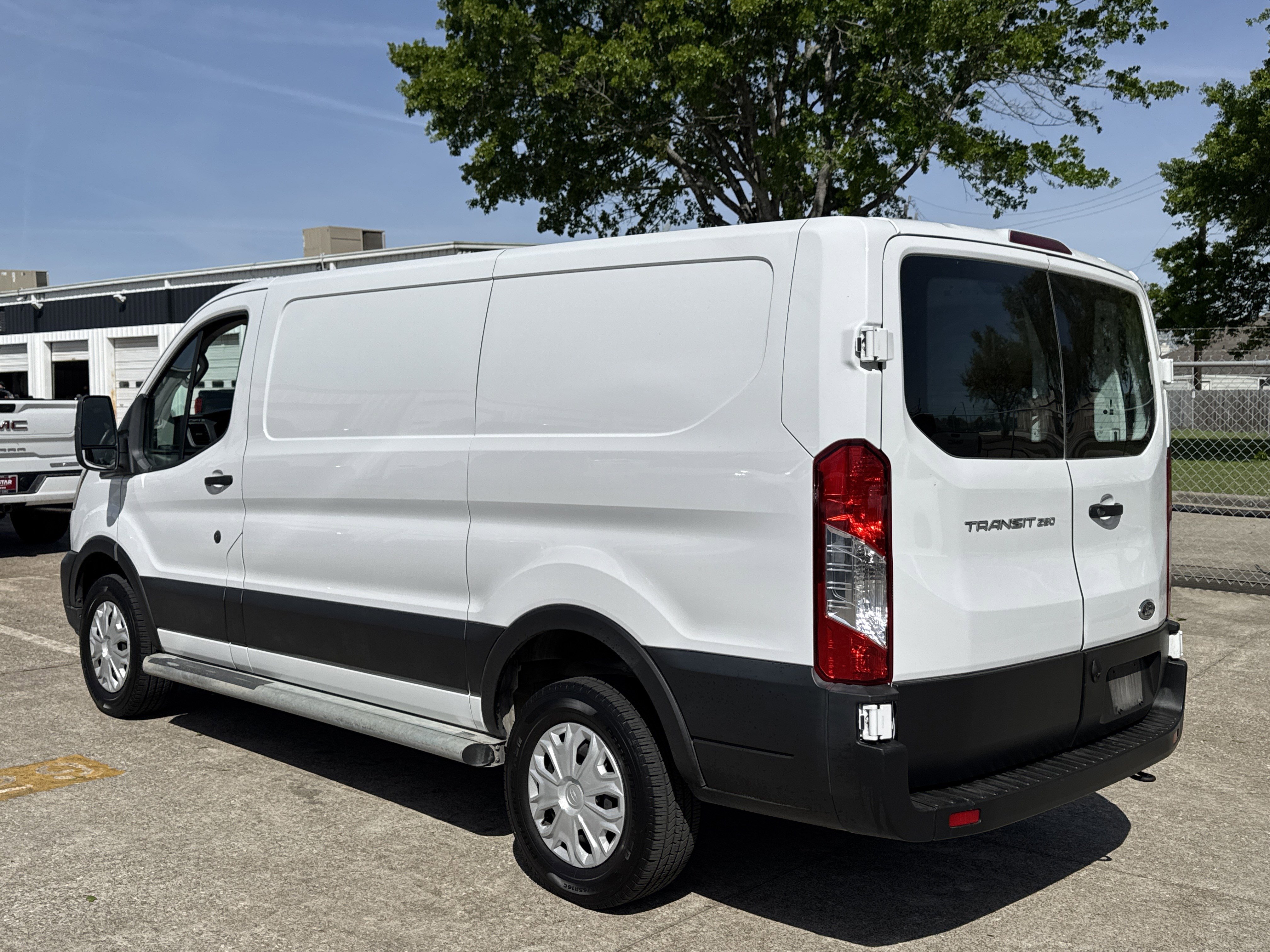 Used 2022 Ford Transit 250 T-250 130 Low Rf 9070 GVWR RWD w/ Exterior Upgrade Package image 8