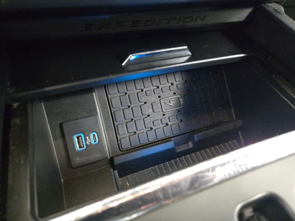 Used 2023 Ford Expedition Max XLT image 31