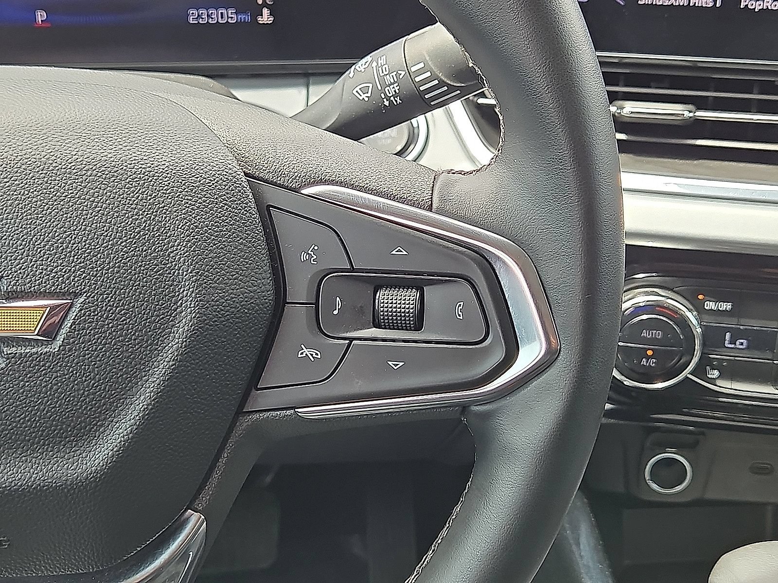 Used 2025 Chevrolet Trax LT w/ Driver Confidence Package FWD image 20