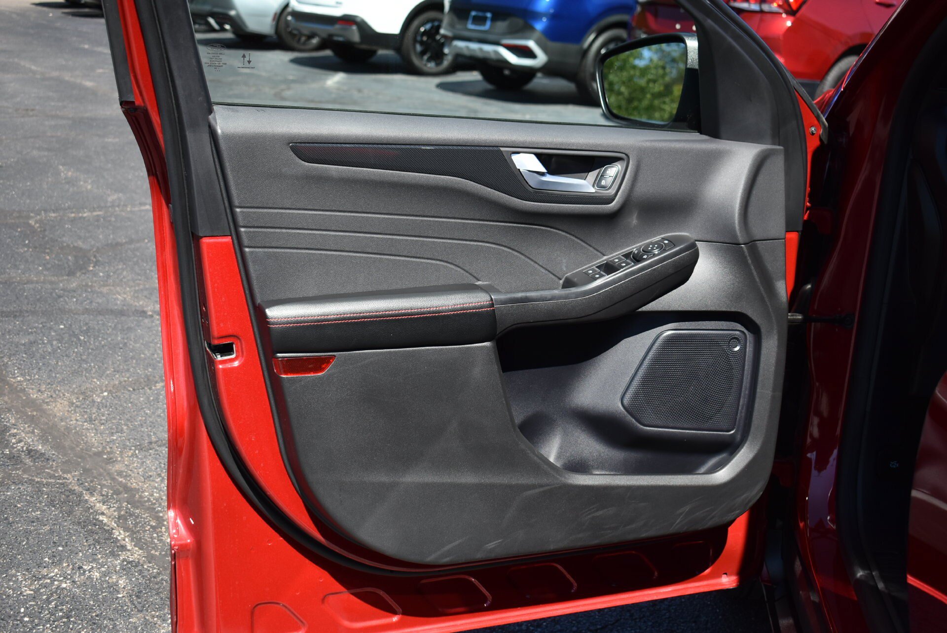 Used 2024 Ford Escape ST-Line w/ Tech Pack #1 AWD/4WD image 11