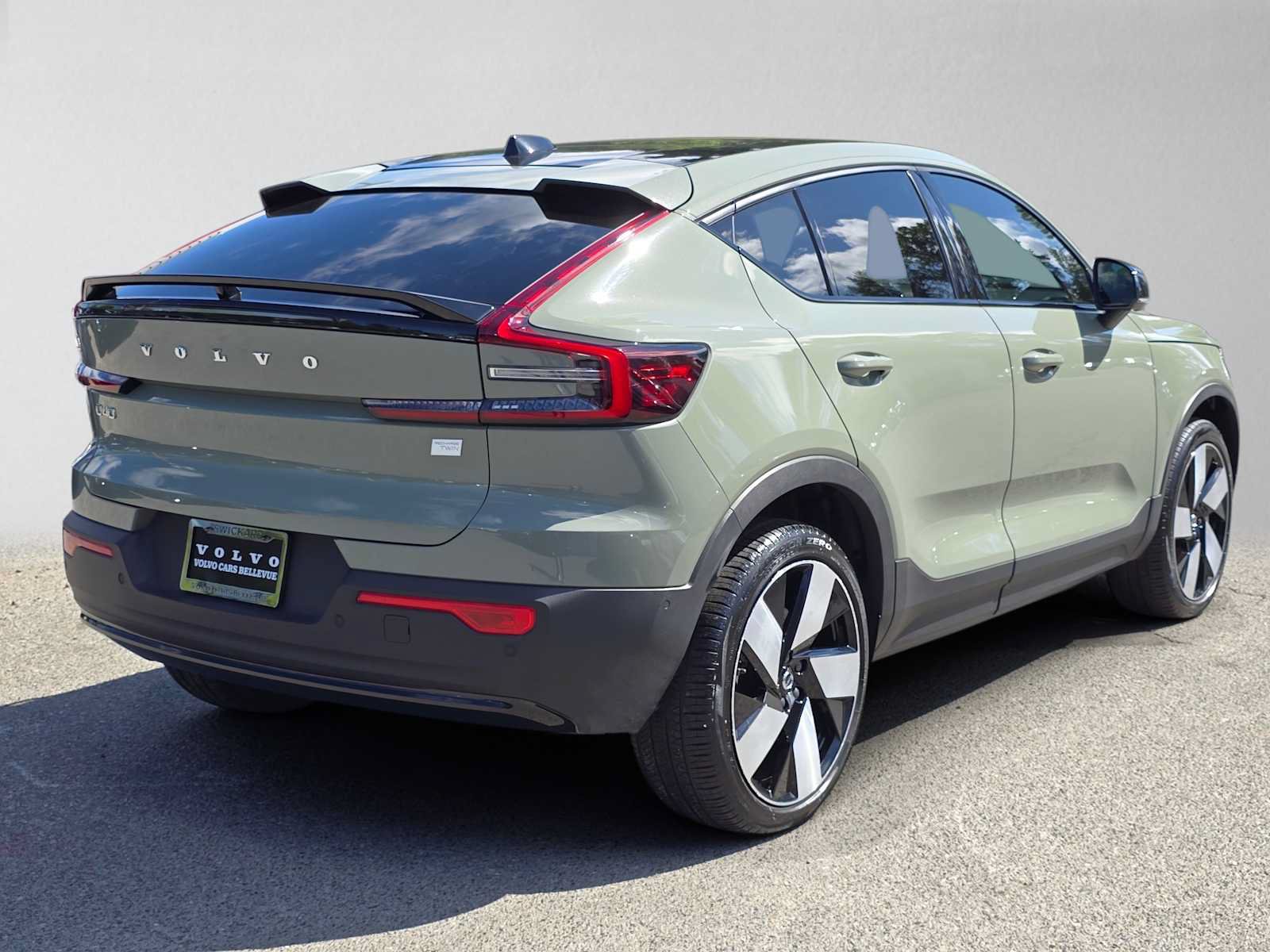 Certified 2023 Volvo C40 P8 Recharge Plus w/ Climate Package AWD/4WD image 4
