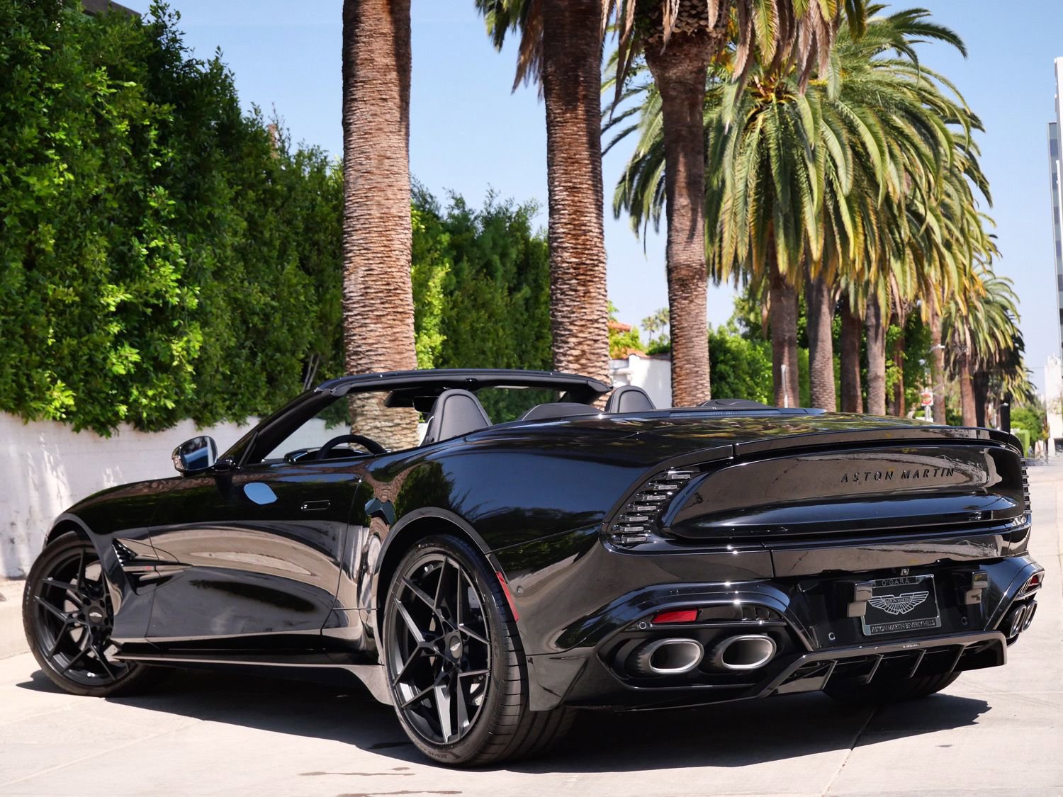 New 2026 Aston Martin Vanquish Convertible image 2