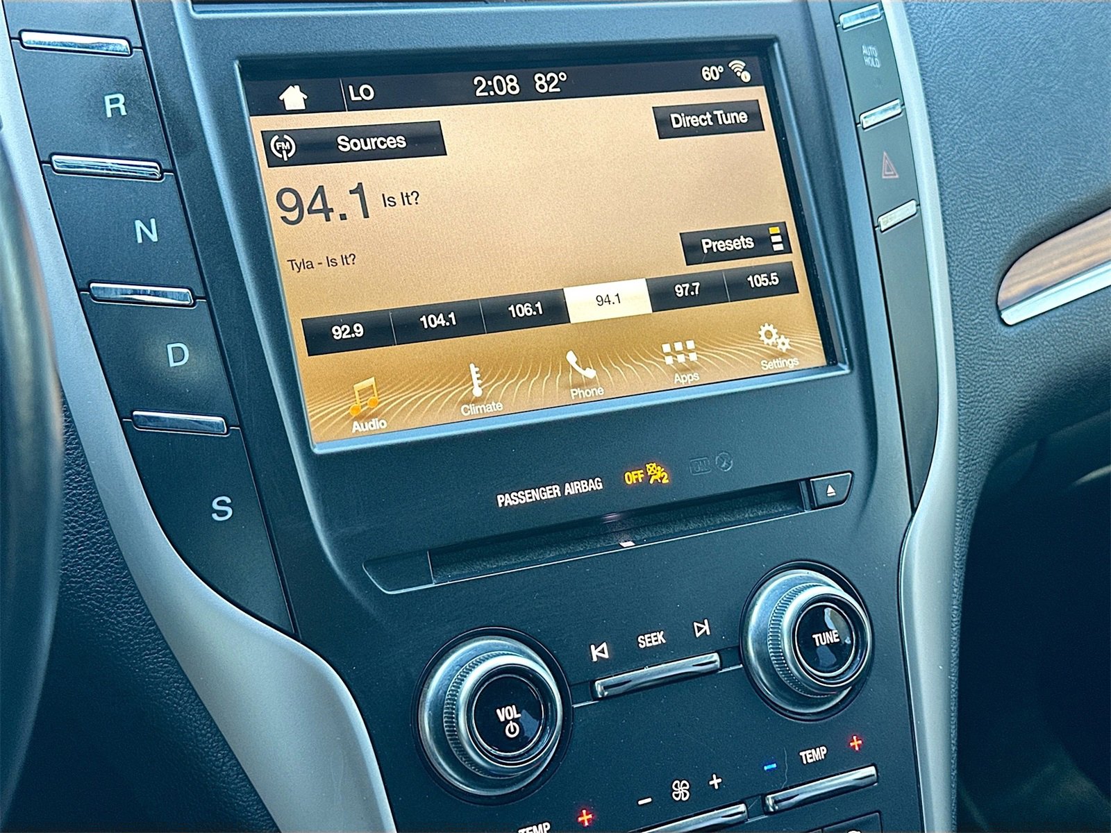 Used 2017 Lincoln MKC Select image 14