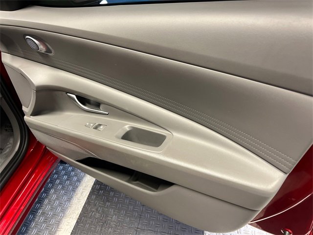 Used 2024 Hyundai Elantra SEL image 11
