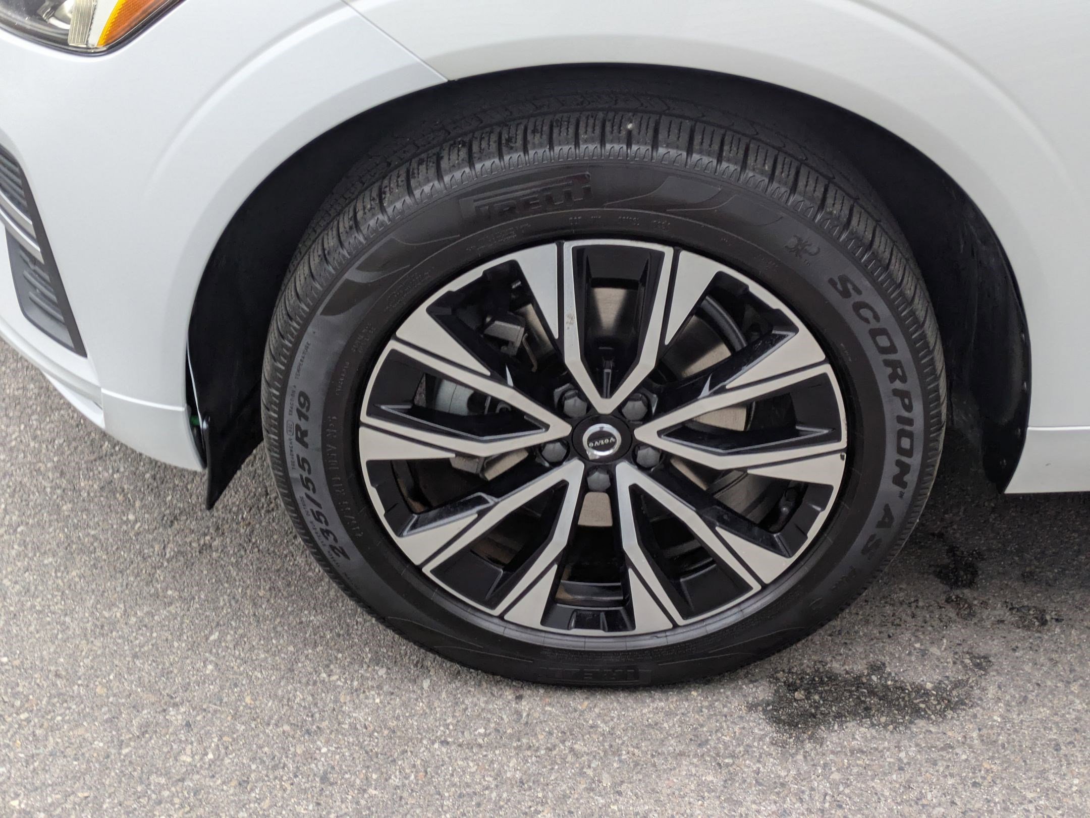 Certified 2023 Volvo XC60 B5 Core image 11