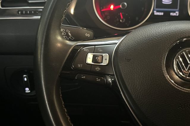 Used 2021 Volkswagen Tiguan SE image 30