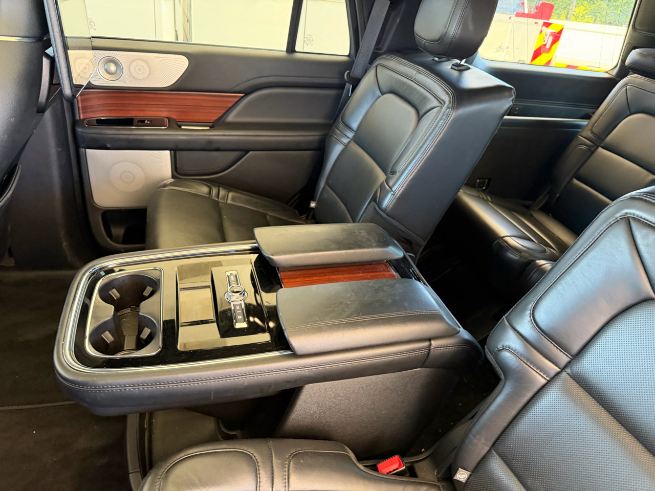 Used 2020 Lincoln Navigator Reserve w/ Luxury Package image 36