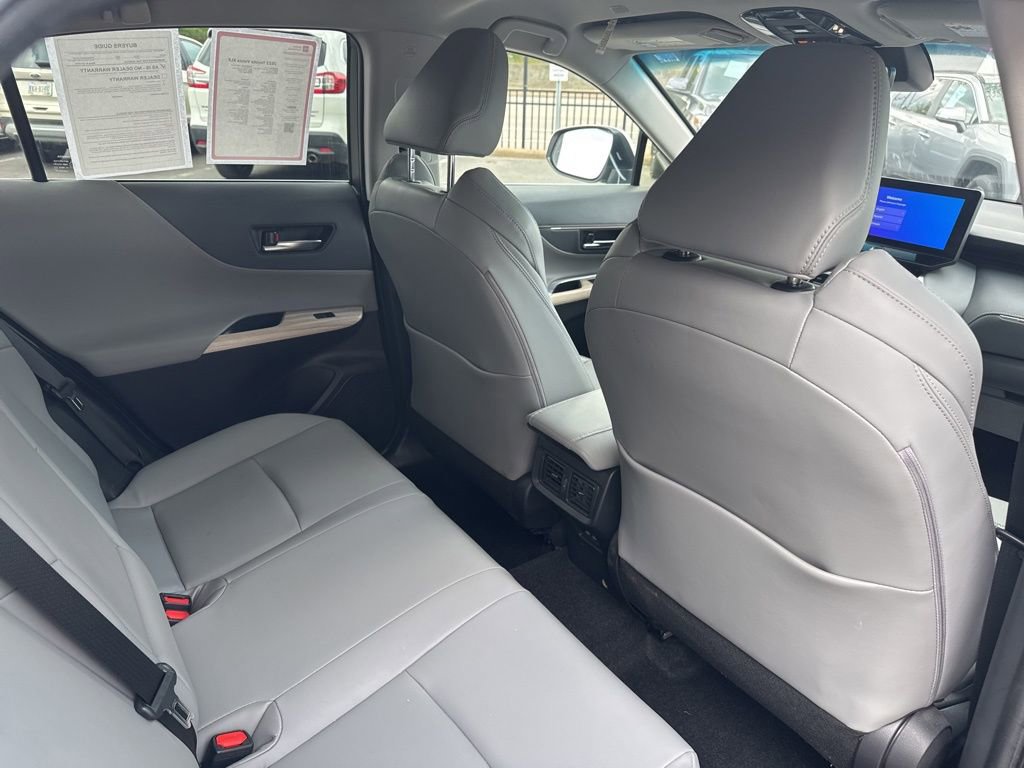 Certified 2023 Toyota Venza XLE AWD/4WD image 21