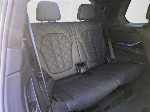 Used 2025 BMW X7 xDrive40i w/ M Sport Package image 21