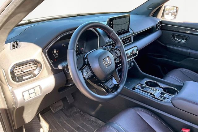 Used 2025 Honda Pilot Black Edition image 12