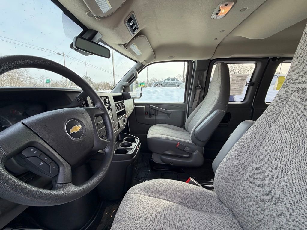 Used 2025 Chevrolet Express 3500 LT w/ LT Preferred Equipment Group image 11