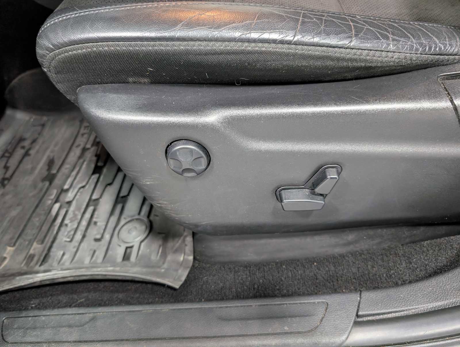 Used 2020 Jeep Grand Cherokee Laredo w/ Laredo X Package image 36