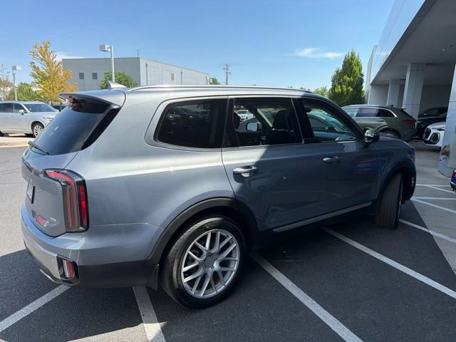 Used 2025 Kia Telluride SX AWD/4WD image 3