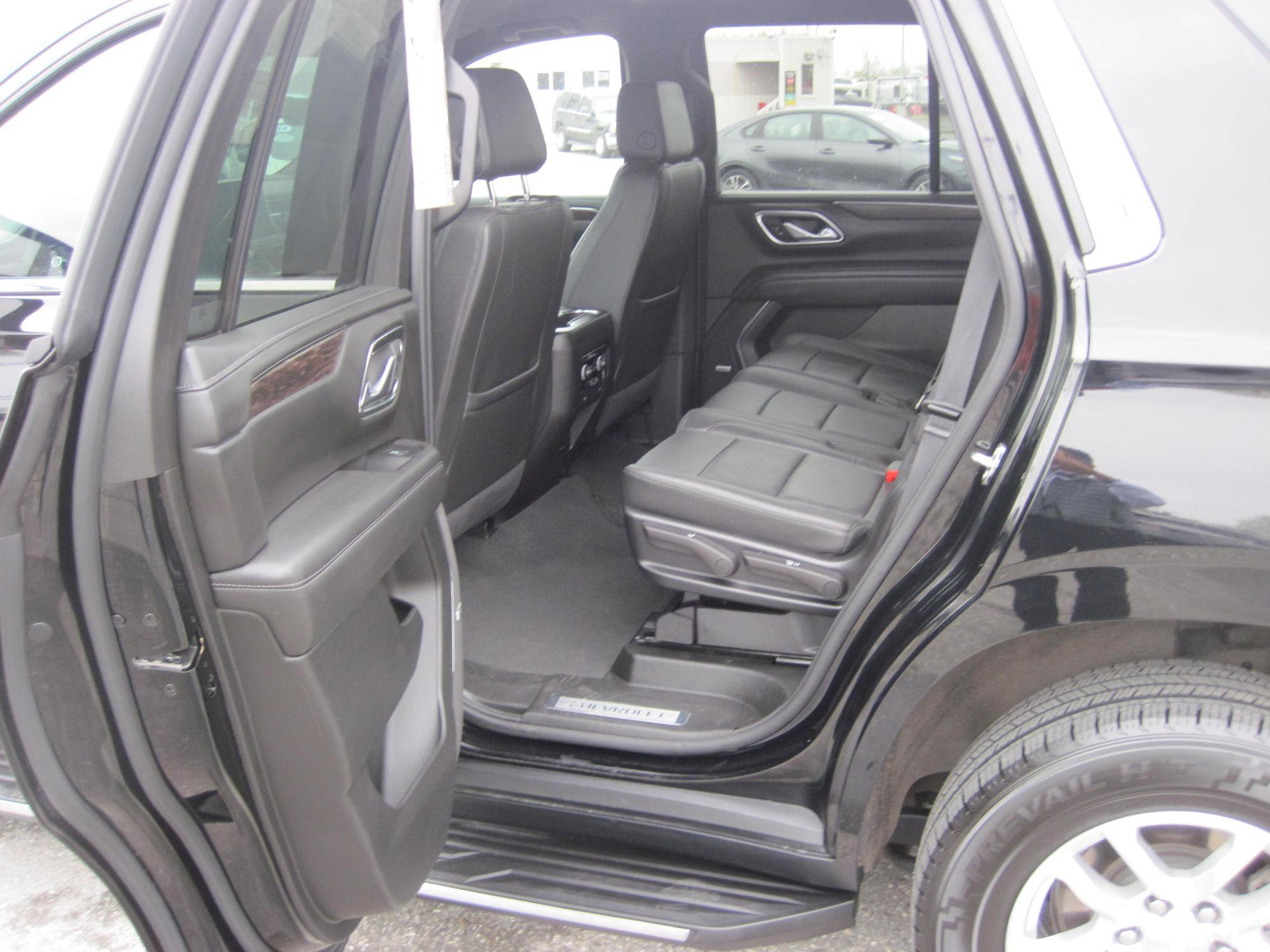 Used 2024 Chevrolet Tahoe LT AWD/4WD image 9
