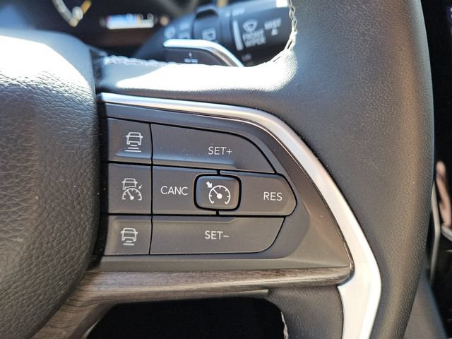Used 2025 Jeep Grand Cherokee Limited AWD/4WD image 22