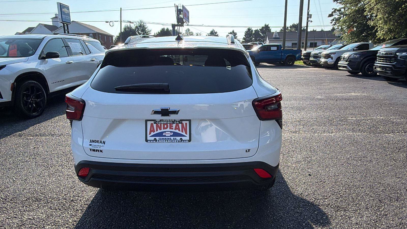 New 2026 Chevrolet Trax LT w/ Driver Confidence Package FWD image 9